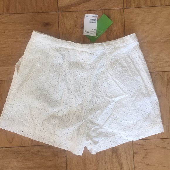 White cotton Shorts - Picture 2 of 3